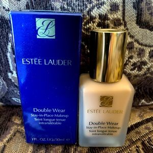 Estée Lauder Double Wear Foundation 4N2